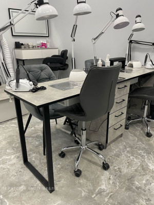 Стіл для манікюру з ДСП, шухлядами з дотягом та маталевим каркасом з вбудованою витяжкою