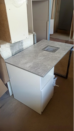 Манікюрний стіл з тумбою